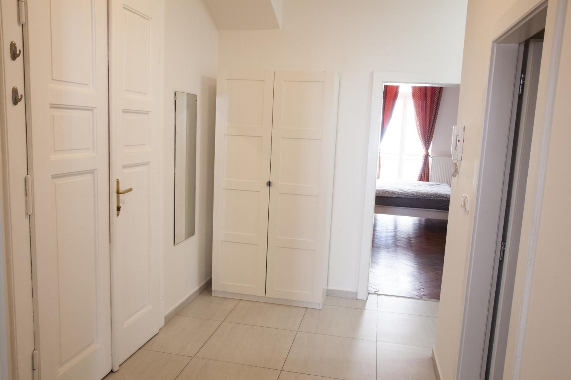 Spacious 2 Bedroom With Terrace * Prague