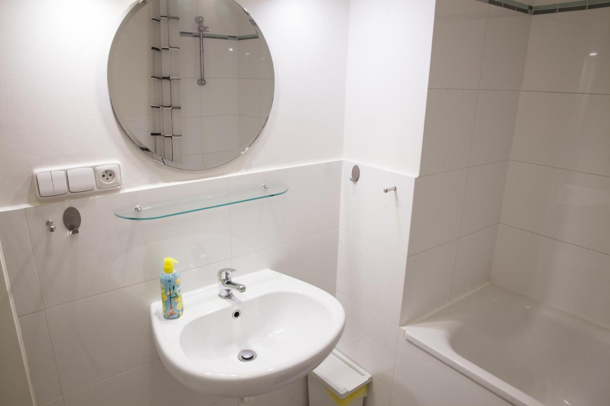 Spacious 2 Bedroom With Terrace * Prague
